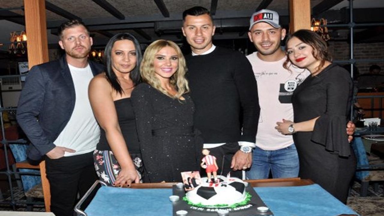 Antalyasporlu Emre'ye eşinden sürpriz
