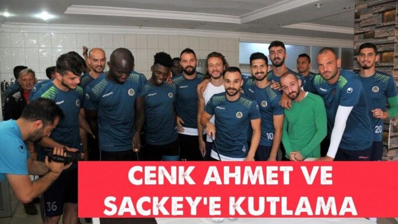 Cenk Ahmet ve Sackey'e kutlama