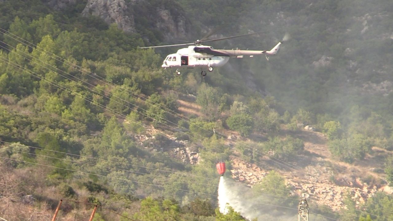 Alanya’da çıkan yangına helikopter müdahalesi