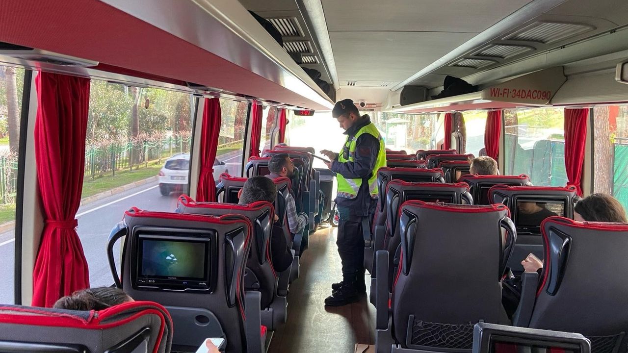 3 araç cezayı yedi: Alanya’da otobüsler denetim altında