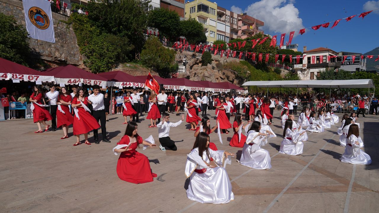 Alanya’da Cumhuriyet Bayramı coşkusu yaşandı