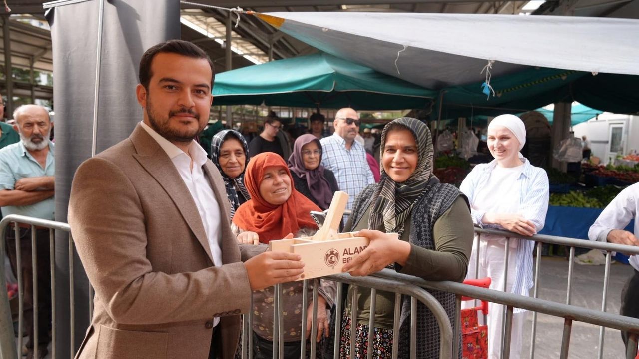 "Zeytin toplamaya gelmedik" demişti: Zavlak halkın yanında, aparatlar dağıtıldı