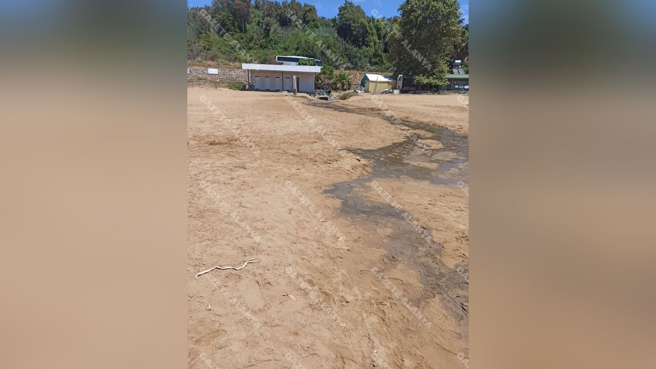 Alanya’da deniz keyfi yarım kaldı! Foseptik sızıntısı…