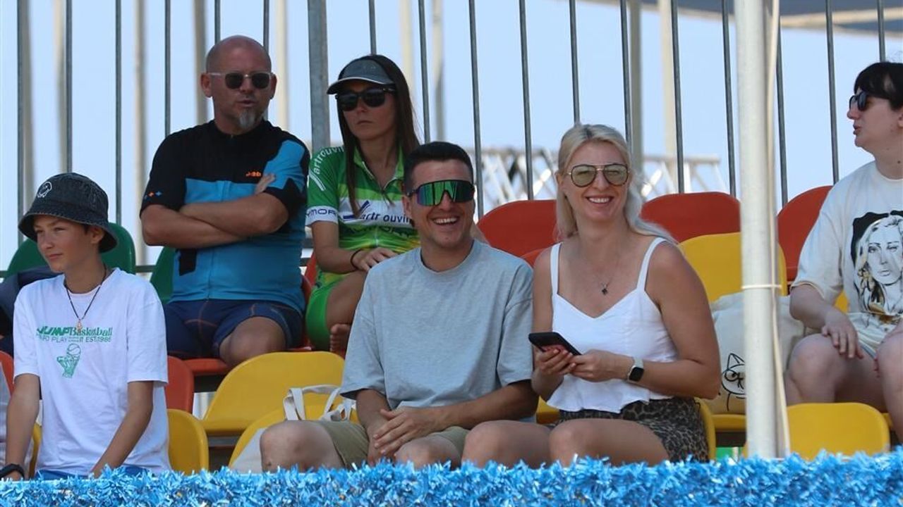 Plaj voleybolu heyecanı tam gaz devam