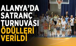 Alanya’da satranç turnuvası ödülleri verildi