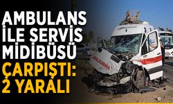 Ambulans servis midibüsüyle çarpıştı: 2 yaralı