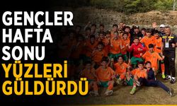 Alanyasporlu gençler yüzleri güldürdü