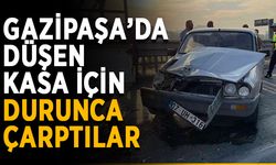 Gazipaşa’da düşen kasa için durunca çarptılar