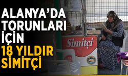Simit tezgahıyla hem cezaevindeki oğluna hem torunlarına bakıyor