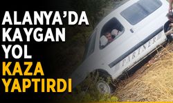 Alanya’da kaygan yol kaza yaptırdı