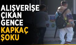 Markete alışverişe çıkan gence kapkaç şoku