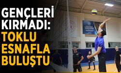Gençleri kırmadı: Toklu esnafla buluştu