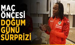 Maç öncesi doğum günü sürprizi