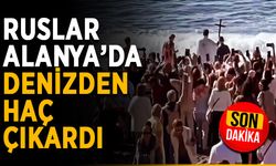 Ruslar Alanya’da denizden haç çıkardı