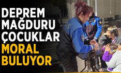Deprem mağduru çocuklar moral buluyor
