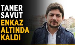 Taner Savut enkaz altında kaldı