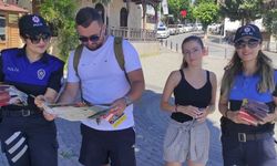 Turistlere kent haritası dağıtımı sürüyor
