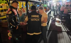 Alanya Barlar Sokağı’nda polisler kuş uçurtmadı
