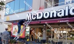 Alanya’da ki McDonald’s şubesinde ‘Kanlı’ İsrail protestosu