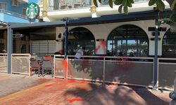 Kırmızıya boyadılar! Alanya’da Starbucks’a İsrail protestosu