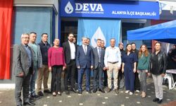 Özkan yeniden başkan: DEVA Partisi Alanya’da kongre