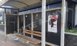 Alanya'da alkolikler Türk bayraklı afişi hazmedemedi