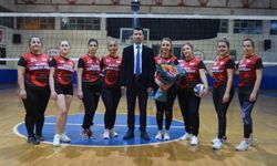 Alanya'da sağlıkçılar voleybol turnuvasında buluştu