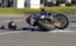 Alanya’da motosiklet sürücüsü ağır yaralandı