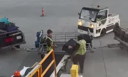 Antalya Havalimanı’nda bavul fırlatma rezaleti