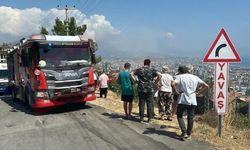 Alanya’da 'Yavaş' tabelasını geçip şarampole uçtu