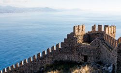 Alanya Kalesi’nde emlakçıdan intihar denemesi