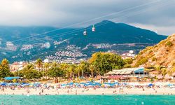 Alanya’da plaja sokmadılar: “Şemsiyen yoksa giremezsin!”