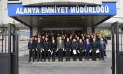 Alanya’da polis memurlarına başarı belgesi