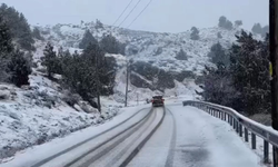 Antalya’nın tepesine lapa lapa kar yağıyor