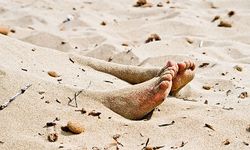 SON DAKİKA! Alanya’da c*set paniği! Sahilde öl*sünü buldular