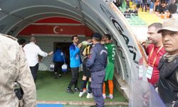 Alanya’da futbolcular arasında gerginlik yaşandı