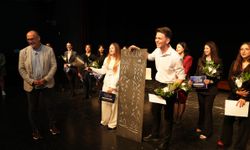 Liselerarası Tiyatro Festivali’nde “Jüri” ayakta alkışlandı