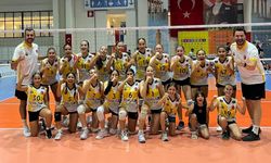 Alanya MASK Midi Kız Voleybol Takımı, ilk 16'ya kaldı!