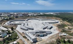 Son rötuşlar yapılıyor: Alanya’da ticarete yeni bir nefes