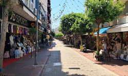 Alanya’da çarşı boş, sokaklar boş! Kepenkler tek tek kapanıyor