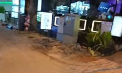 Alanya'da yolları delik deşik edip bıraktılar
