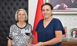 Yarım asır boyunca sağlık hizmeti sundu, plaketini aldı