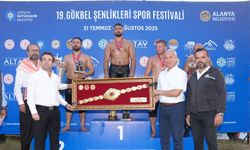 Gökbel'de ikinci kez başpehlivan Enes Doğan