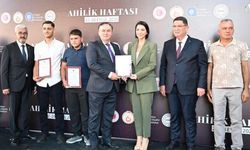 Alanya Bakkallar Odası tarihinde bir ilk: Üç esnaf Yılın Ahisi seçildi