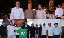 Alanyaspor'dan şenlikli jest: Çocuklara eğlence, müdüre forma