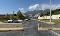 Toz şikayeti sonrası Alanya’da yol kapatıldı
