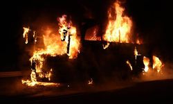 Alanya’dan çıkan yolcu otobüsü kül oldu