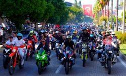 Dünya şampiyonu Alanyalı Razgatlıoğlu, coşkuyla karşılandı