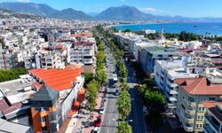 Alanya’nın kalbi Atatürk Caddesi yenileniyor