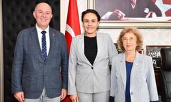 CHP Alanya'dan müdürlere 'hayırlı olsun' ziyareti